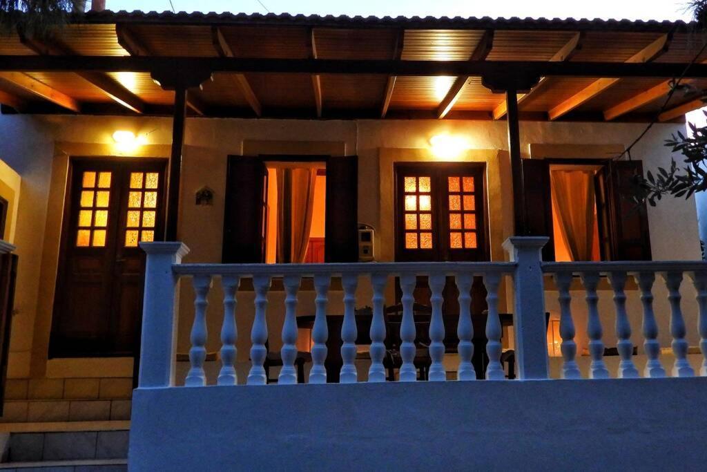 Traditional Villa Efterpi Chalki Town Buitenkant foto